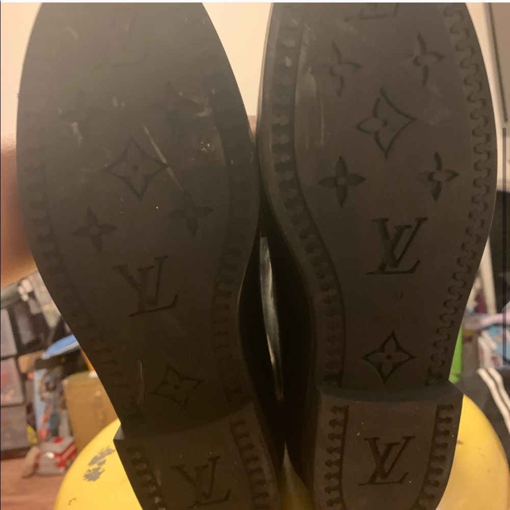 - Authentic Louis Vuitton Rain boots - Picture 5 of 7